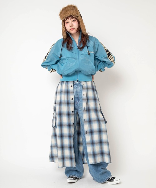 RNA(アールエヌエー)の「R4488 イージーBIGパンツ(デニムパンツ・レディース・ライトインディゴブルー・MEDIUM)」の5枚目の写真