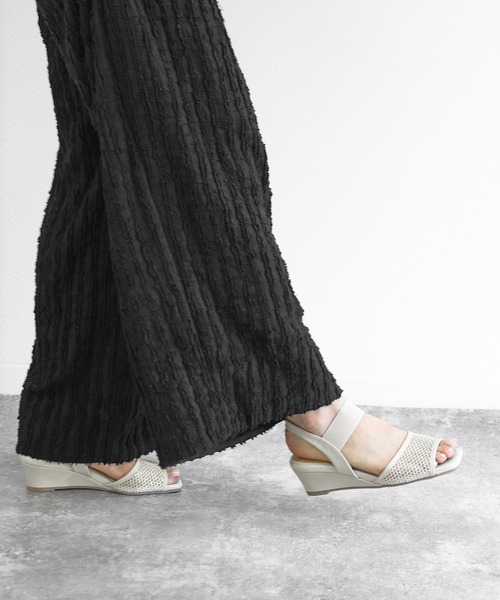 SOROTTO(ソロット)の「きらめくメッシュ素材の5.5㎝ヒール ゴムストラップサンダル(サンダル・レディース・ブラック/ゴールド/シルバー・M/L/S/LL)」の8枚目の写真