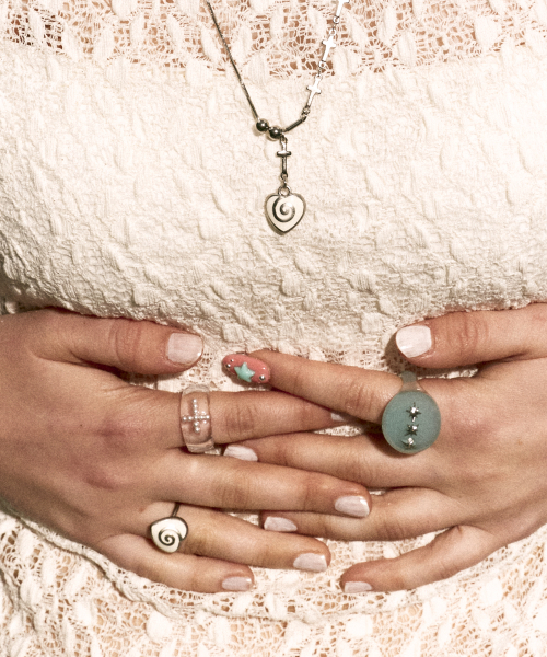 NFF（エヌエフエフ）の「heartmaze ring-white（リング・レディース・その他・FREE）」の3枚目の写真
