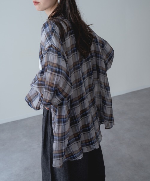 refinedworks(リファインドワークス)の「【refinedworks】袖まくりもサマになる! シアー チェック柄 バンドカラー ブラウス(シャツ/ブラウス・レディース・グレー/イエロー/ネイビー・FREE)」の11枚目の写真
