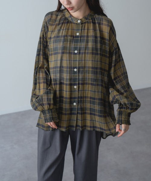 refinedworks(リファインドワークス)の「【refinedworks】袖まくりもサマになる! シアー チェック柄 バンドカラー ブラウス(シャツ/ブラウス・レディース・グレー/イエロー/ネイビー・FREE)」の12枚目の写真