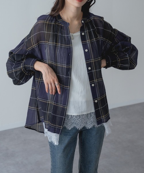 refinedworks(リファインドワークス)の「【refinedworks】袖まくりもサマになる! シアー チェック柄 バンドカラー ブラウス(シャツ/ブラウス・レディース・グレー/イエロー/ネイビー・FREE)」の5枚目の写真