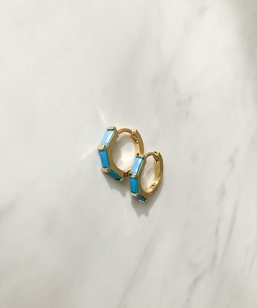 TIMELESS&THREE(タイムレスアンドスリー)の「バゲットカットビジューフープピアス(ピアス(両耳用)・レディース・ブラック/パープル/グリーン系/グリーン/パープル系/ピンク/ブルー/ブルー系/ネイビー系/ネイビー/ブラック系/ピンク系・FREE)」の6枚目の写真