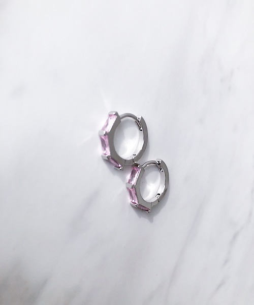 TIMELESS&THREE(タイムレスアンドスリー)の「バゲットカットビジューフープピアス(ピアス(両耳用)・レディース・ブラック/パープル/グリーン系/グリーン/パープル系/ピンク/ブルー/ブルー系/ネイビー系/ネイビー/ブラック系/ピンク系・FREE)」の18枚目の写真