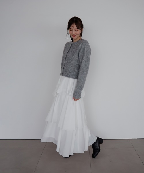AMUU. PRECIEUSE(アムープレシューズ)の「ティアードフリルヘムスカート(スカート・レディース・オフホワイト/チャコールグレー/ブラック・FREE)」の5枚目の写真