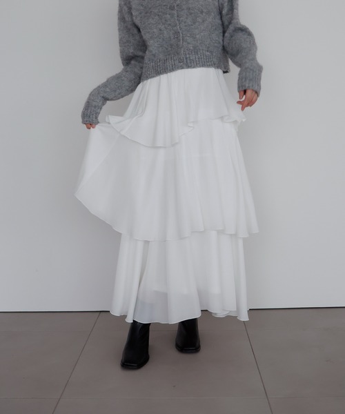 AMUU. PRECIEUSE(アムープレシューズ)の「ティアードフリルヘムスカート(スカート・レディース・オフホワイト/チャコールグレー/ブラック・FREE)」の8枚目の写真