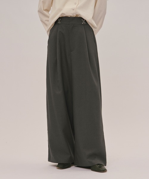 loin nuit(ロワンニュイ)の「waist hook slacks / ウエストホックスラックス(スラックス・レディース・ブラウン/ピンク/チャコールグレー・FREE/SMALL)」の2枚目の写真