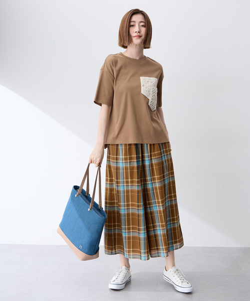 Petit Honfleur（プチオンフルール）の「フェイクレザー&デニムトートバッグ【A4収納可能】（トートバッグ・レディース・サックスブルー/ネイビー・フリー）」の6枚目の写真