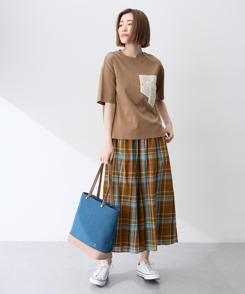 Petit Honfleur（プチオンフルール）の「フェイクレザー&デニムトートバッグ【A4収納可能】（トートバッグ・レディース・サックスブルー/ネイビー・フリー）」の7枚目の写真