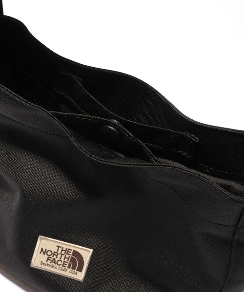 THE NORTH FACE(ザノースフェイス)の「【THE NORTH FACE/ザノースフェイス】WL TRIG BAG MINI / ハンドバッグ トリグバッグ ミニ(ハンドバッグ・レディース・ブラック・FREE)」の6枚目の写真