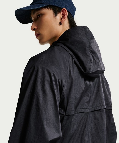 NIKE(ナイキ)の「NIKE ナイキ ナイキ WR LTWT UNLND フルジップ UV ジャケット(ナイロンジャケット・メンズ・ブラック/ライトベージュ・L/3L/LL/M/S)」の11枚目の写真