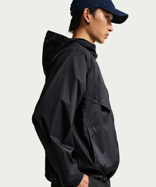 NIKE(ナイキ)の「NIKE ナイキ ナイキ WR LTWT UNLND フルジップ UV ジャケット(ナイロンジャケット・メンズ・ブラック/ライトベージュ・L/3L/LL/M/S)」の10枚目の写真