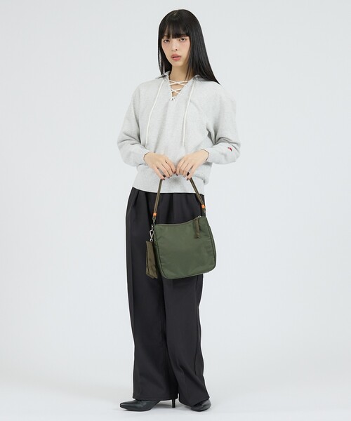 MIS(エムアイエス)の「【MIS / エムアイエス】ナイロンハンドバッグ / ユニセックス / MIS2625009(ハンドバッグ・メンズ・ブラック/カーキ・フリー)」の3枚目の写真