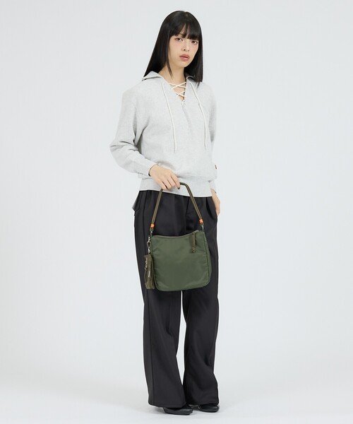 MIS(エムアイエス)の「【MIS / エムアイエス】ナイロンハンドバッグ / ユニセックス / MIS2625009(ハンドバッグ・メンズ・ブラック/カーキ・フリー)」の18枚目の写真