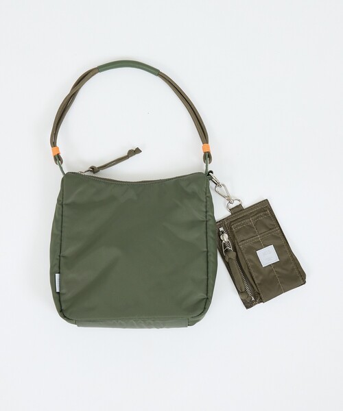 MIS(エムアイエス)の「【MIS / エムアイエス】ナイロンハンドバッグ / ユニセックス / MIS2625009(ハンドバッグ・メンズ・ブラック/カーキ・フリー)」の17枚目の写真