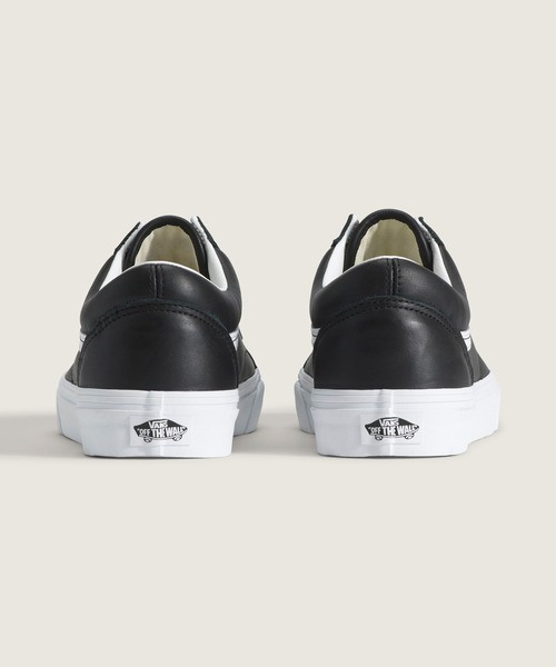 VANS(バンズ)の「オールドスクール レザー / Old Skool LEATHER BLACK/TRUE W VN000E9TBPA1(スニーカー・メンズ・ブラック×ホワイト・5/5.5/6/6.5/7/10.5/11/7.5/8/8.5/9/9.5/10)」の4枚目の写真