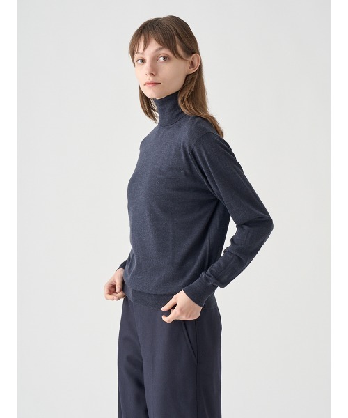 JOHN SMEDLEY(ジョンスメドレー)の「タートルネック長袖ニットプルオーバー(ニット/セーター・レディース・ダークグレー・S)」の3枚目の写真