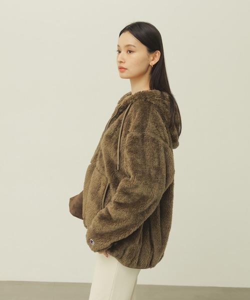 Champion(チャンピオン)の「【Champion(チャンピオン)】別注/シェルパフリースパーカー(その他アウター・レディース・ブラック/オフホワイト/ブラウン・FREE)」の13枚目の写真