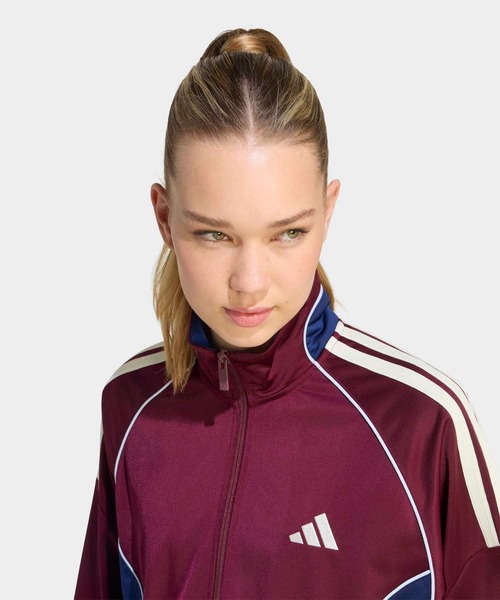 adidas(アディダス)の「スタジアム トリコット ルーズフィット トラックトップ / ジャージ / アディダス adidas(ジャージ・レディース・レッド・XX-LARGE/LARGE/MEDIUM/SMALL/X-LARGE/X-SMALL)」の3枚目の写真