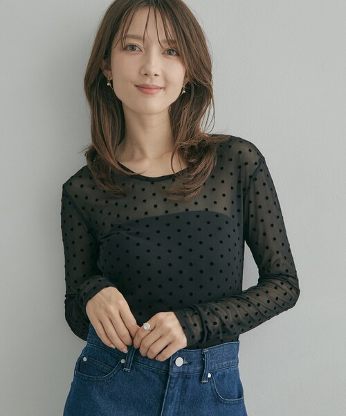 couture brooch(クチュールブローチ)の「フロッキードットチュールトップス(Tシャツ/カットソー・レディース・ブラック系/ダークブラウン系/アイボリー系・38)」の6枚目の写真