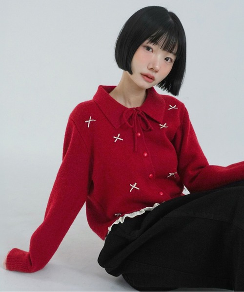 by muni:r(バイ ムニール)の「キャンディリボンレースカラーニットカーディガン/2026 AW COLLECTION(ニット/セーター・レディース・アイボリー/ピンク/グレー/レッド・FREE)」の4枚目の写真