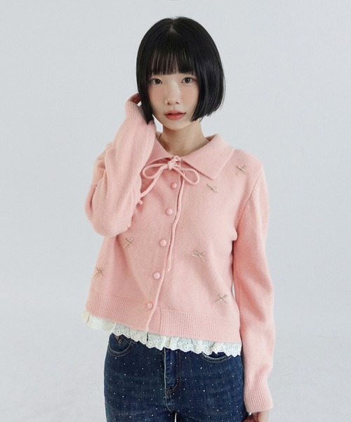by muni:r(バイ ムニール)の「キャンディリボンレースカラーニットカーディガン/2026 AW COLLECTION(ニット/セーター・レディース・アイボリー/ピンク/グレー/レッド・FREE)」の3枚目の写真