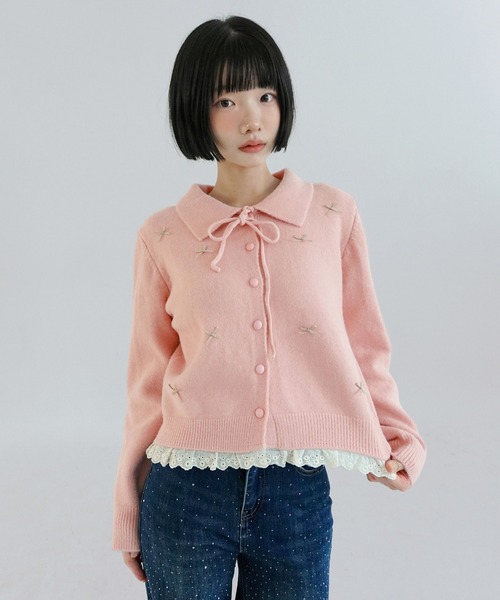 by muni:r(バイ ムニール)の「キャンディリボンレースカラーニットカーディガン/2026 AW COLLECTION(ニット/セーター・レディース・アイボリー/ピンク/グレー/レッド・FREE)」の22枚目の写真