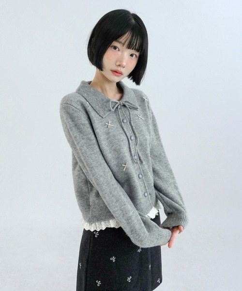 by muni:r(バイ ムニール)の「キャンディリボンレースカラーニットカーディガン/2026 AW COLLECTION(ニット/セーター・レディース・アイボリー/ピンク/グレー/レッド・FREE)」の12枚目の写真