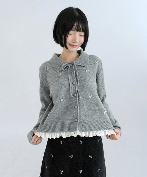 by muni:r(バイ ムニール)の「キャンディリボンレースカラーニットカーディガン/2026 AW COLLECTION(ニット/セーター・レディース・アイボリー/ピンク/グレー/レッド・FREE)」の17枚目の写真