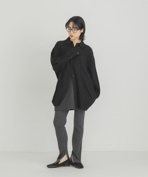 KBF（ケイビーエフ）の「カットオフBIGシャツ（シャツ/ブラウス・レディース・ブラック/アイボリー/グレー・ONE）」の21枚目の写真