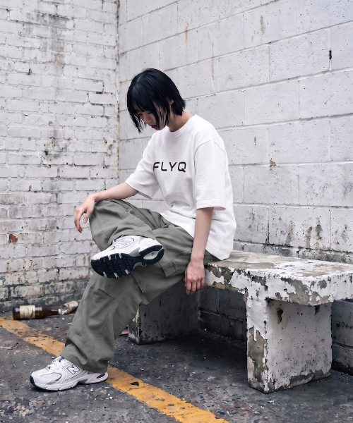 FLYQ（フライク）の「[FLYQ] FLYQ ロゴプリント 半袖Tシャツ/ WIHTE（Tシャツ/カットソー・レディース・その他・LARGE/MEDIUM）」の2枚目の写真