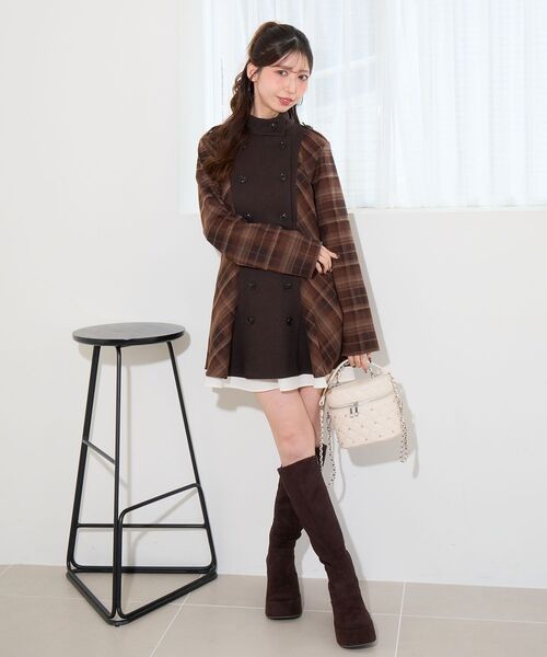 MAJESTIC LEGON(マジェスティックレゴン)の「ダブル釦配色チェックミニワンピ(ワンピース・レディース・グレー系その他/ブラウン系その他2・MEDIUM)」の3枚目の写真