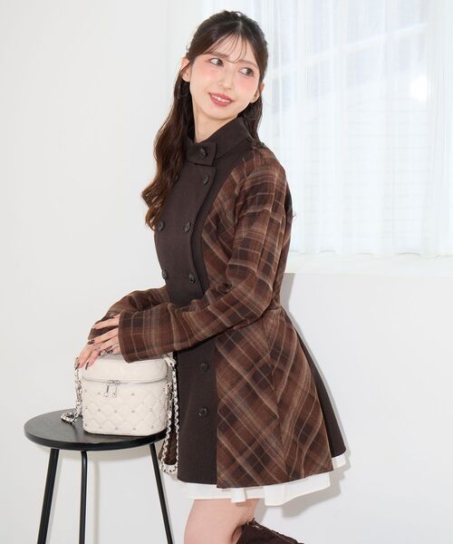 MAJESTIC LEGON(マジェスティックレゴン)の「ダブル釦配色チェックミニワンピ(ワンピース・レディース・グレー系その他/ブラウン系その他2・MEDIUM)」の6枚目の写真