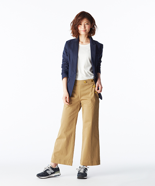 IEDIT（イディット）の「【股下丈が選べる】ミルブロウズ　ゴールドボタンがアクセントのアンクル丈ワイドマリンパンツ　（その他パンツ・レディース・ブラック/ネイビー/ベージュ/ホワイト・7/9/4/2/3/8/6/10/1/5）」の8枚目の写真