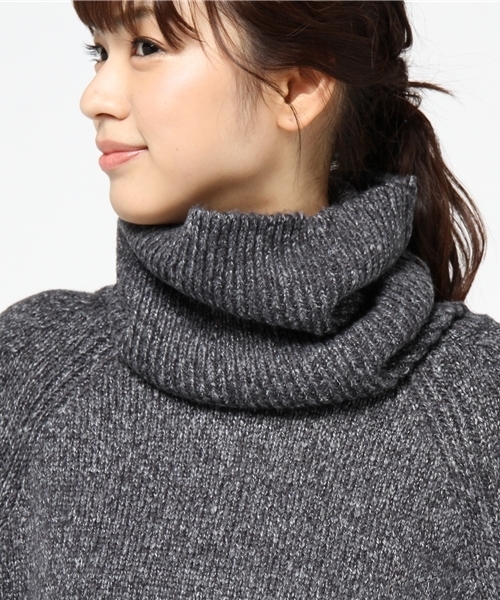 amorous insense（アモラスインセンス）の「二つ折りネックニットトップス（ニット/セーター・レディース・チャコールグレー/ベージュ・MEDIUM）」の6枚目の写真