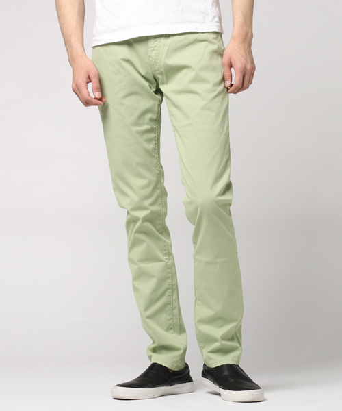 PT05（ピーティーゼロチンクエ）の「PT05 カラーデニムパンツ（デニムパンツ・メンズ・ブラック/スカイブルー/ネイビー/ピンク/クリアグリーン・30/31/32/29/33）」の2枚目の写真