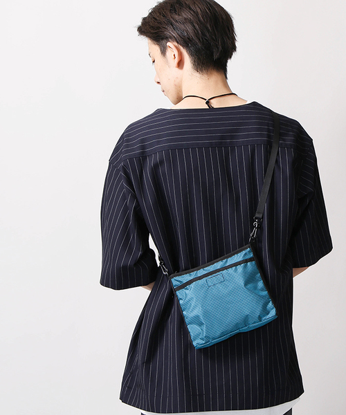 WEGO(ウィゴー)の「WEGO/ミニサコッシュ(ショルダーバッグ・メンズ・ブラック/オレンジ/その他1/ブルー・FREE)」の3枚目の写真