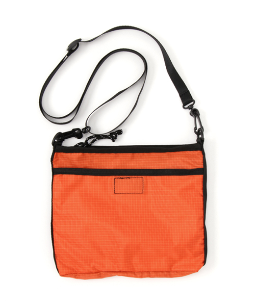 WEGO(ウィゴー)の「WEGO/ミニサコッシュ(ショルダーバッグ・メンズ・ブラック/オレンジ/その他1/ブルー・FREE)」の16枚目の写真