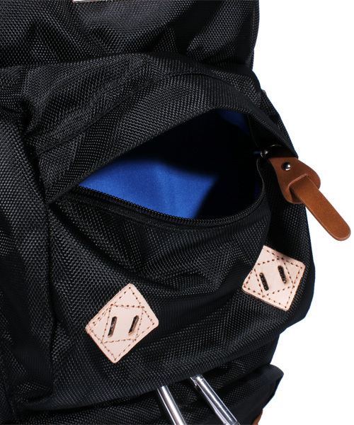 anello(アネロ)の「クレイジー 切替 リュックサック アウトドア anello(バックパック/リュック・メンズ・ネイビー/C/ブラック/B/レッド/A・FREE)」の21枚目の写真