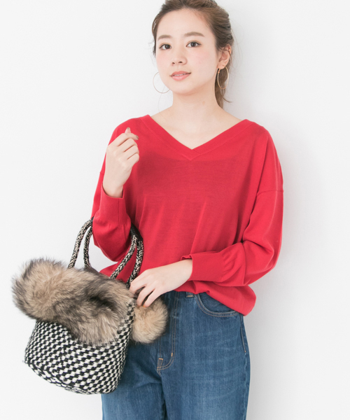 URBAN RESEARCH(アーバンリサーチ)の「ウォッシャブルウールVネックニット(ニット/セーター・レディース・グレー/オフホワイト/ピンク/イエロー・FREE)」の4枚目の写真