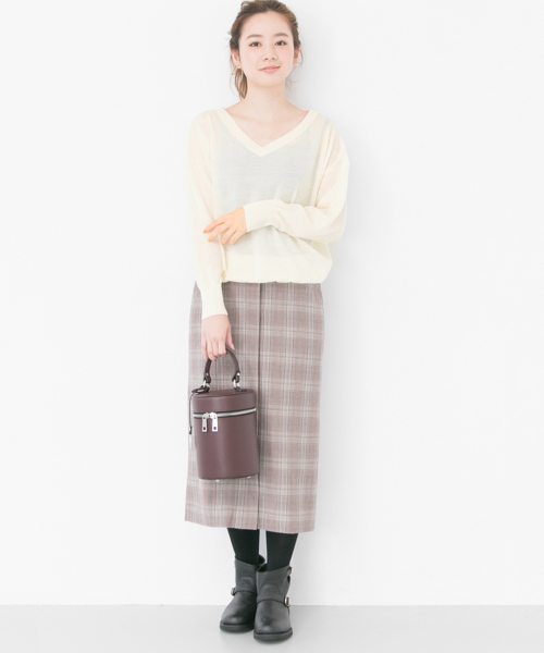 URBAN RESEARCH(アーバンリサーチ)の「ウォッシャブルウールVネックニット(ニット/セーター・レディース・グレー/オフホワイト/ピンク/イエロー・FREE)」の15枚目の写真