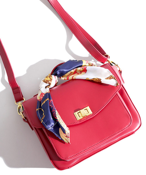 WEGO（ウィゴー）の「WEGO/【2点セット】スカーフ付きショルダーバッグ（ショルダーバッグ・レディース・ブラック/ブラウン/レッド/その他1・FREE）」の4枚目の写真