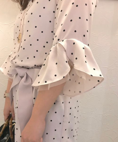 INTERPLANET（インタープラネット）の「ランダムドット柄ワンピース（ワンピース・レディース・ブラック/ネイビー/グレイッシュベージュ・FREE）」の6枚目の写真