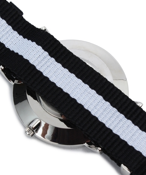 Q&Q（キューアンドキュー）の「【WEB限定あり】Q&Qセンターラインバンド腕時計（アナログ腕時計・レディース・レッド/オフホワイト/ブルー/グリーン・00）」の9枚目の写真