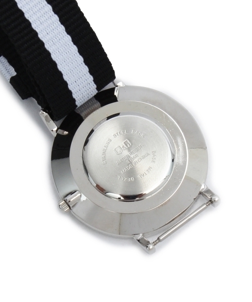 Q&Q（キューアンドキュー）の「【WEB限定あり】Q&Qセンターラインバンド腕時計（アナログ腕時計・レディース・レッド/オフホワイト/ブルー/グリーン・00）」の7枚目の写真