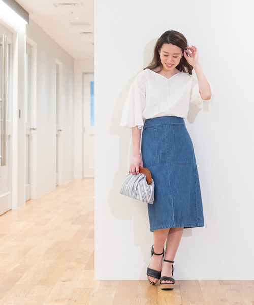 NATURAL BEAUTY BASIC（ナチュラルビューティーベーシック）の「エンブロイダリーブラウス（シャツ/ブラウス・レディース・ホワイト系その他/ネイビー/グリーン・MEDIUM）」の4枚目の写真