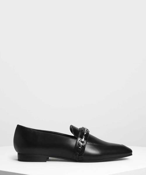 CHARLES & KEITH（チャールズ & キース）の「チェーンディテールローファー / Chain Detail Loafers（ローファー・レディース・ブラック/グレー/ライトベージュ・22.5cm/23cm/23.5cm/24.5cm/25cm/25.5cm）」の2枚目の写真
