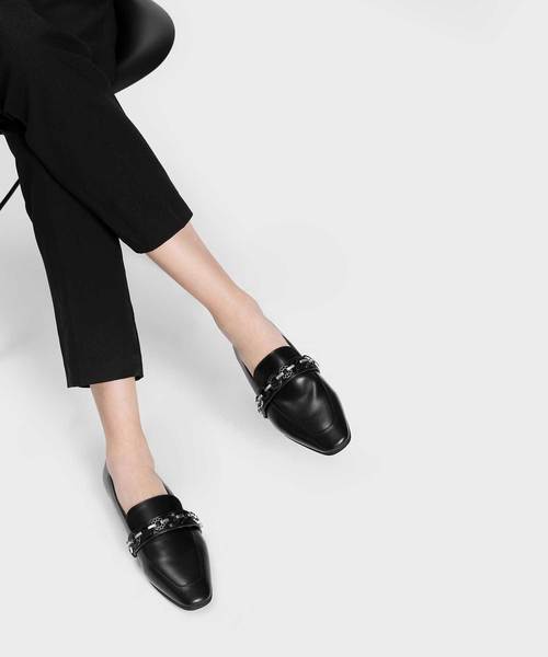 CHARLES & KEITH（チャールズ & キース）の「チェーンディテールローファー / Chain Detail Loafers（ローファー・レディース・ブラック/グレー/ライトベージュ・22.5cm/23cm/23.5cm/24.5cm/25cm/25.5cm）」の4枚目の写真