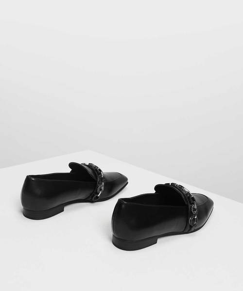 CHARLES & KEITH（チャールズ & キース）の「チェーンディテールローファー / Chain Detail Loafers（ローファー・レディース・ブラック/グレー/ライトベージュ・22.5cm/23cm/23.5cm/24.5cm/25cm/25.5cm）」の6枚目の写真
