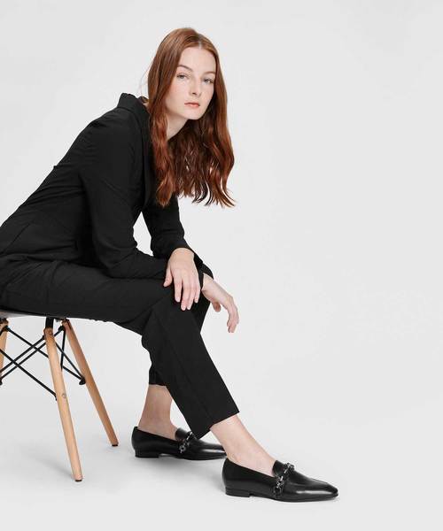 CHARLES & KEITH（チャールズ & キース）の「チェーンディテールローファー / Chain Detail Loafers（ローファー・レディース・ブラック/グレー/ライトベージュ・22.5cm/23cm/23.5cm/24.5cm/25cm/25.5cm）」の9枚目の写真